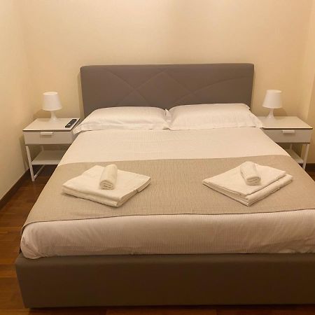 Manzoni Apartment Messina Buitenkant foto