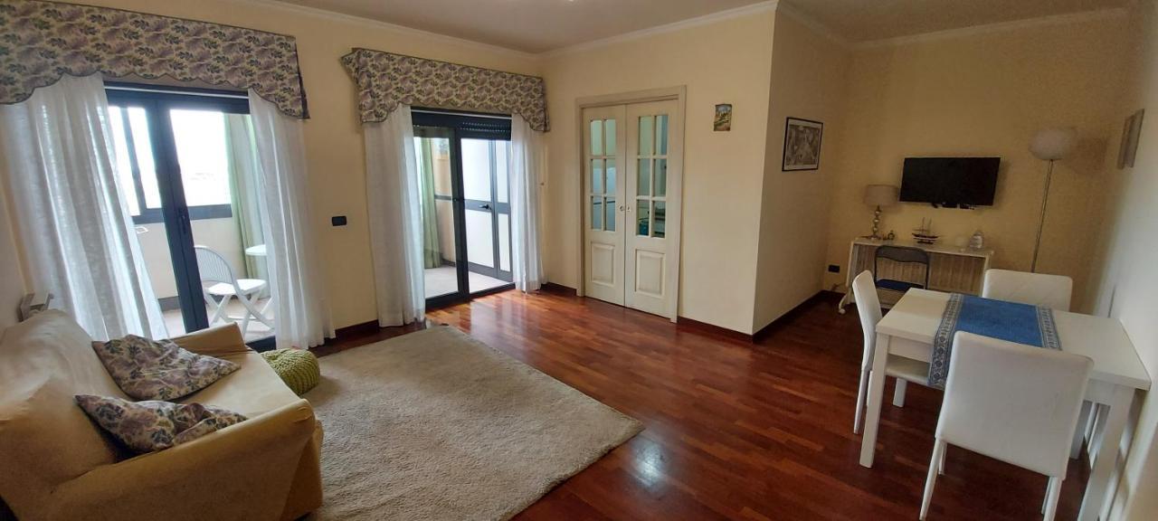 Manzoni Apartment Messina Buitenkant foto